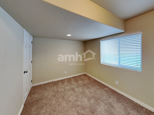 Building Photo - 15137 S Moab Way