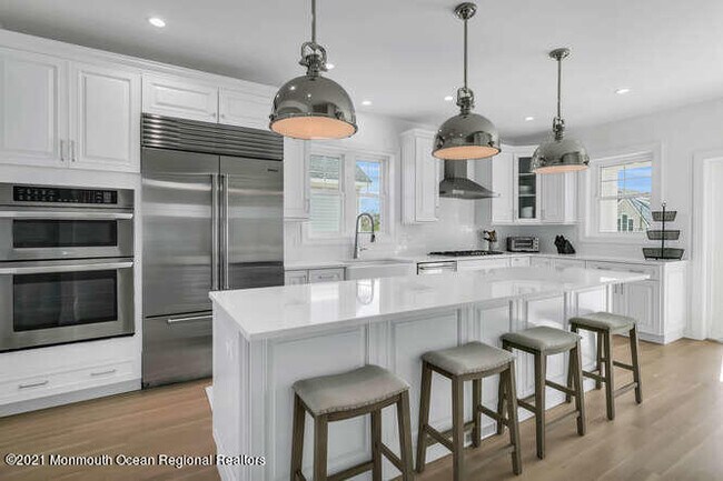 Building Photo - 916 Ocean Ave