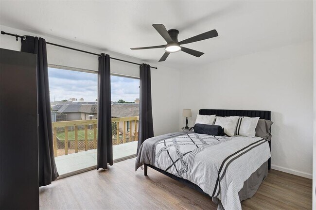 Building Photo - 12508 Green Valley Dr