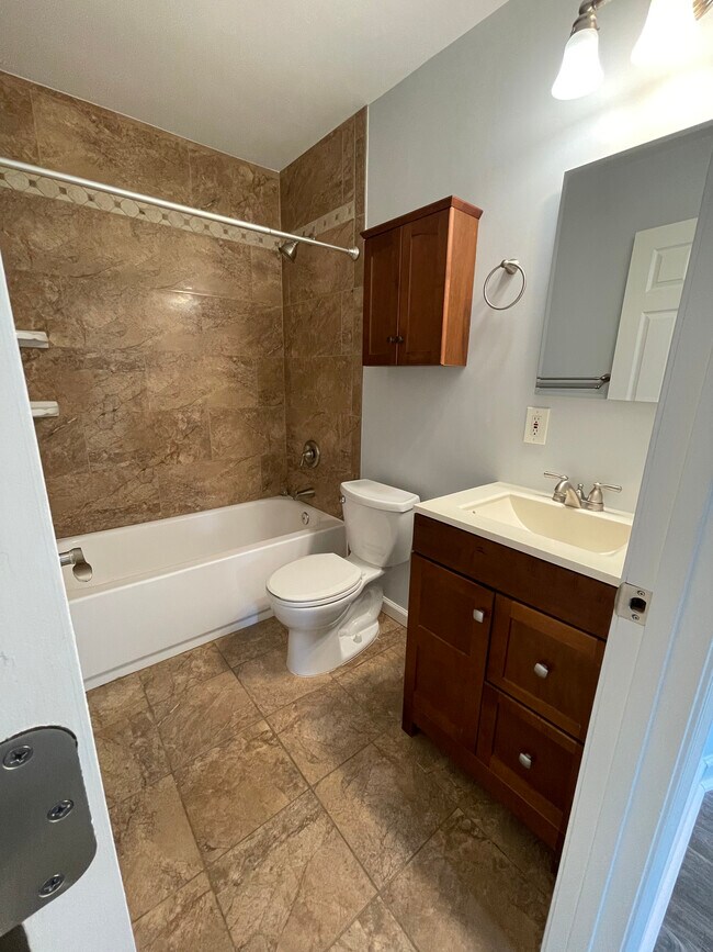 Building Photo - 3128 Headrow Cir