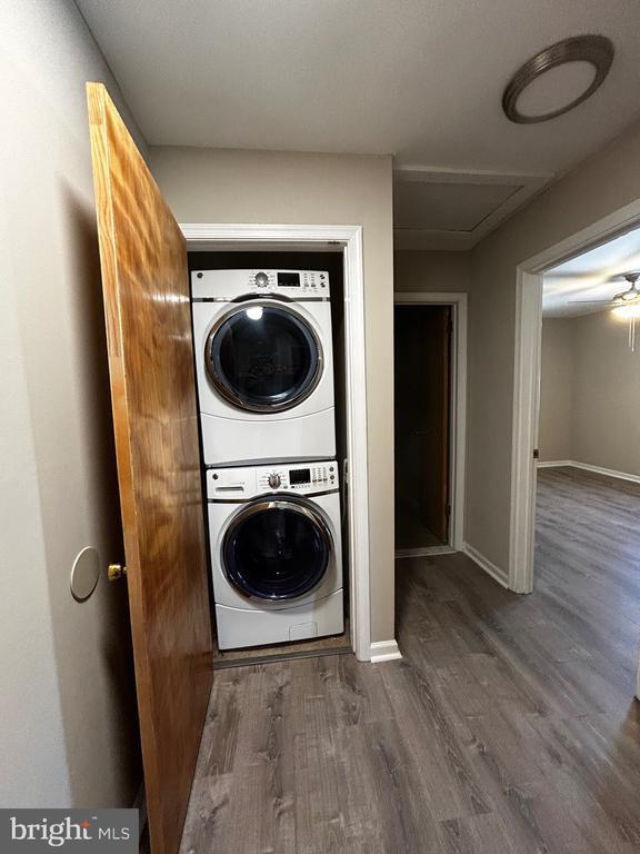 Building Photo - 480 E Main St