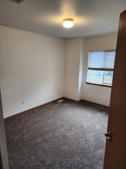 Building Photo - 17602 108th St Ct E