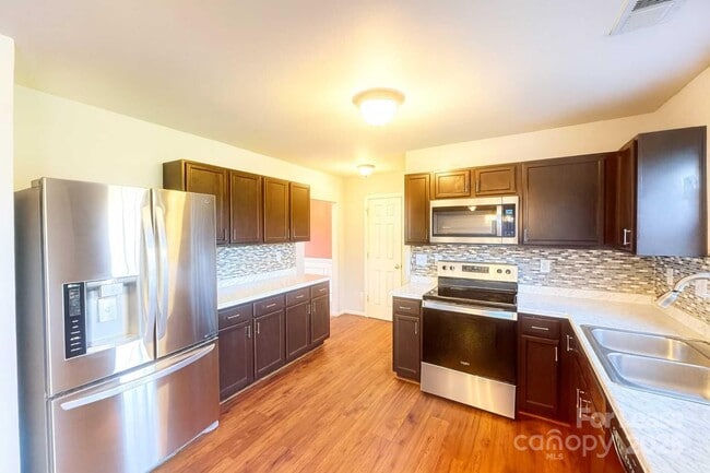 Building Photo - 4831 Stowe Derby Dr