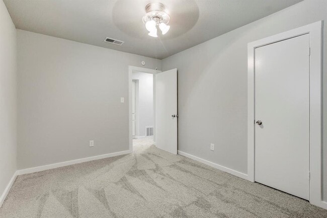 Building Photo - 2414 Burleson Ct