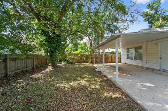 Building Photo - 8723 N Dexter Ave
