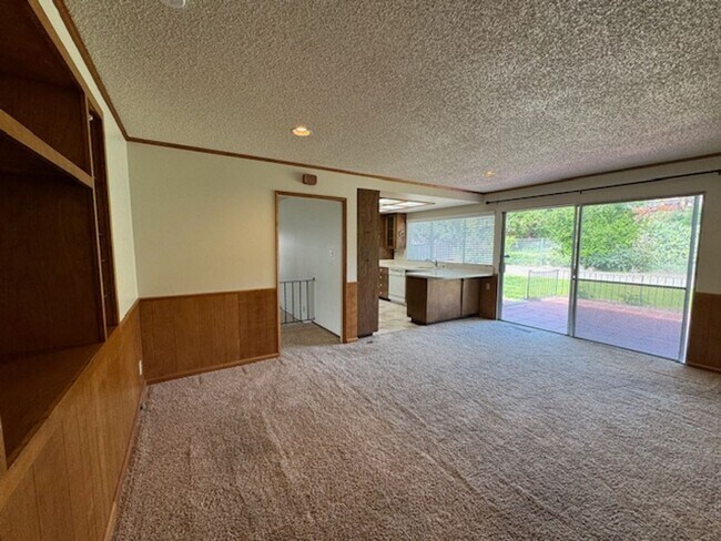 Building Photo - Single level home in Woodlands neighborhood-Walnut Creek
