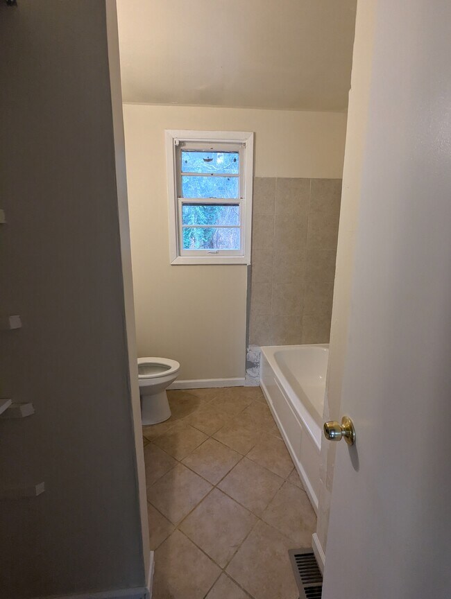 Building Photo - 336 Triumph Cir SE