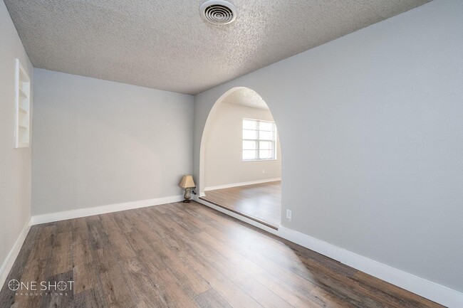 Building Photo - 3749 N 10th St