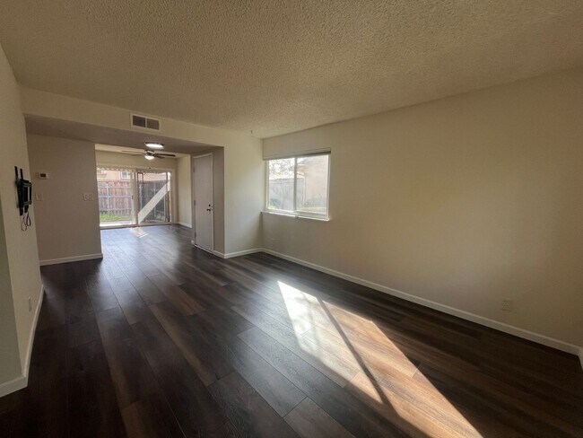 Building Photo - 5222 Greenberry Dr