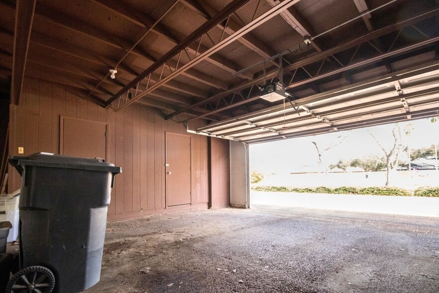 Building Photo - 601 Hibiscus Ave
