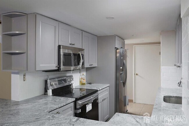 Building Photo - 40 Fayette St
