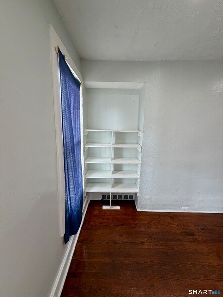 Building Photo - 139 Poplar St