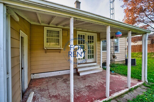 Building Photo - 708 Fremont St