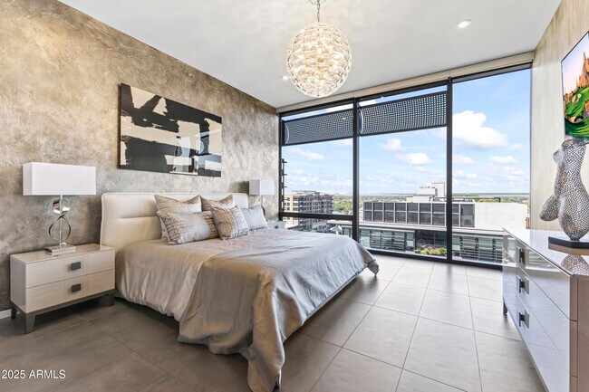 Building Photo - 7180 E Kierland Blvd