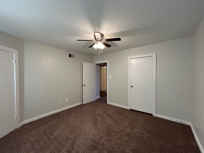 Building Photo - 3629 N MacGregor Way