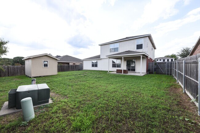Building Photo - Elegant 4BR/3BA Home with Fireplace, Bonus Room and Open Layout!