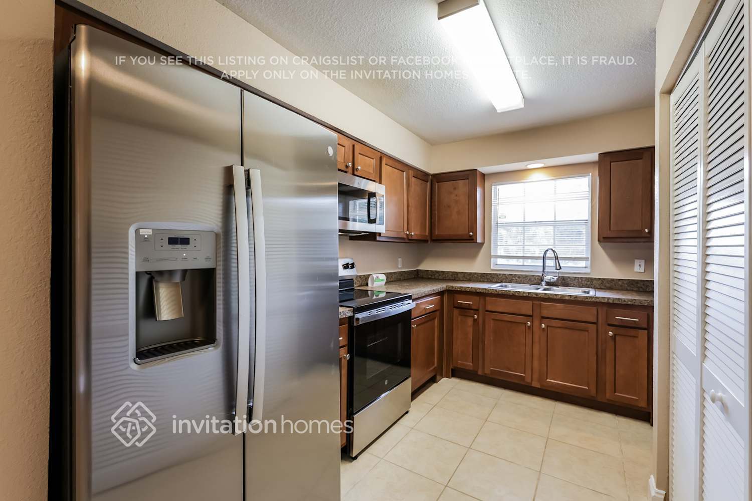Building Photo - 7518 S Germer St