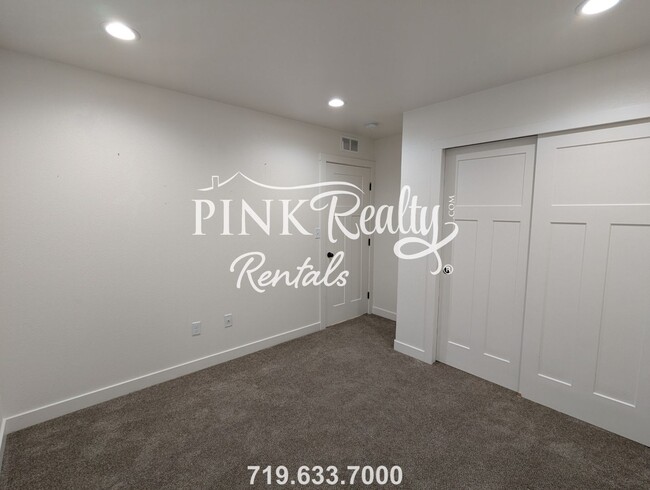 Building Photo - 284 W Kyle Dr