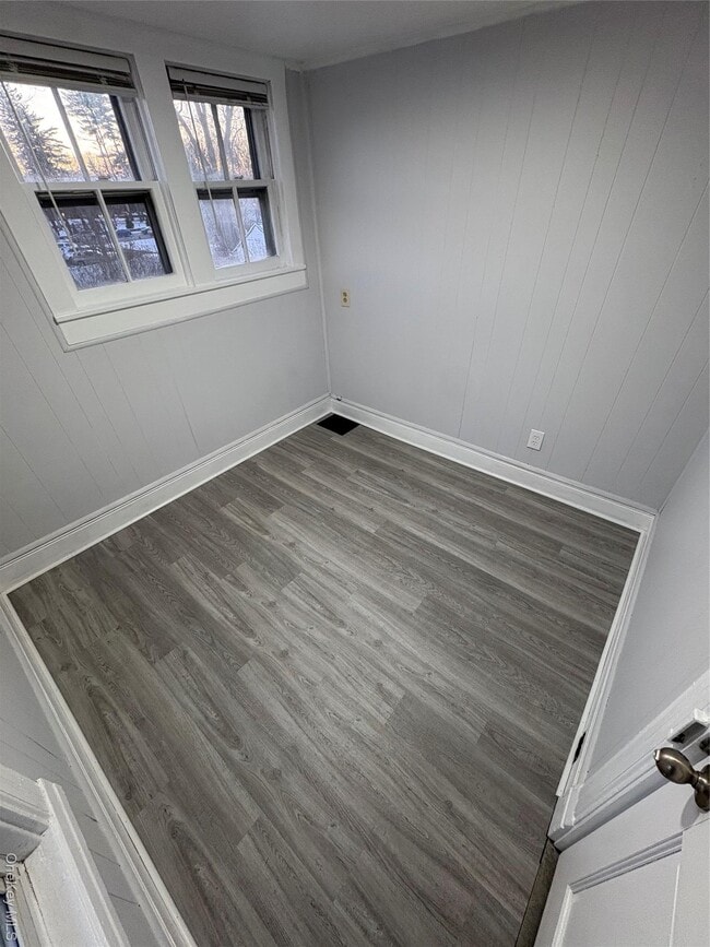 Building Photo - 24 Lagrange Ave