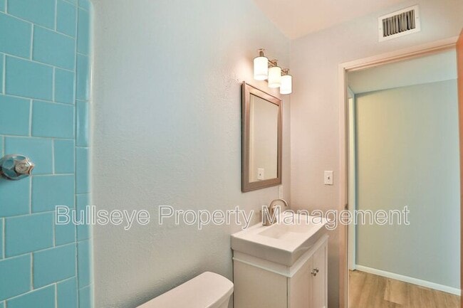 Building Photo - 1037 E El Caminito Dr