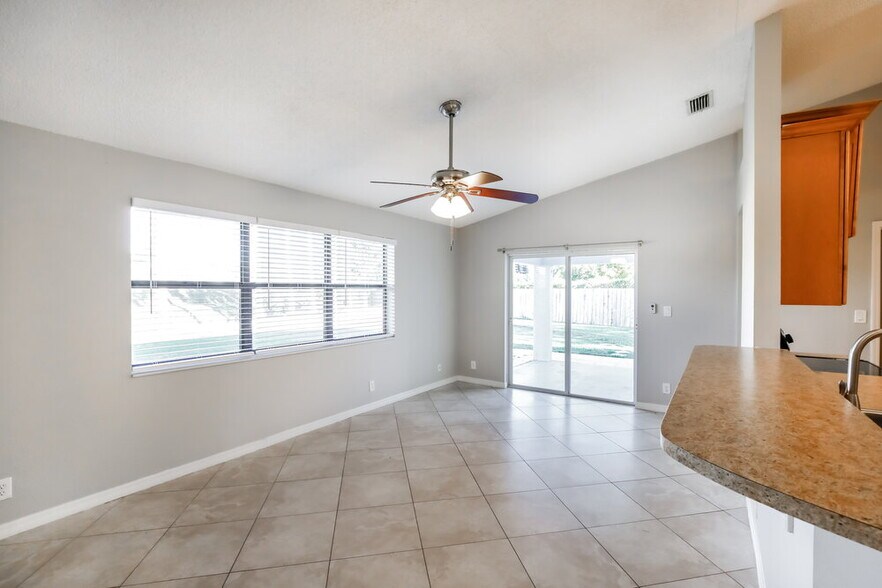 Building Photo - 487 SW 169th Terrace
