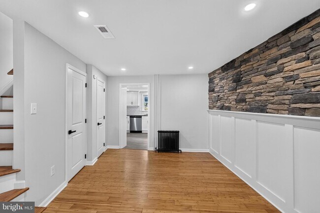 Building Photo - 4469 Silverwood St