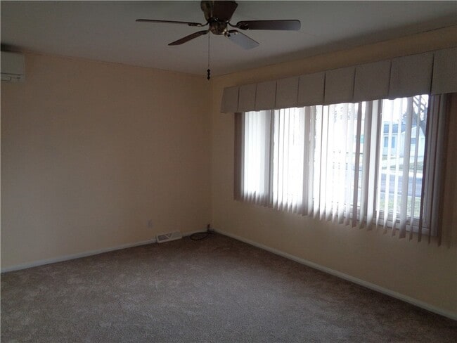 Building Photo - 113 William Ln