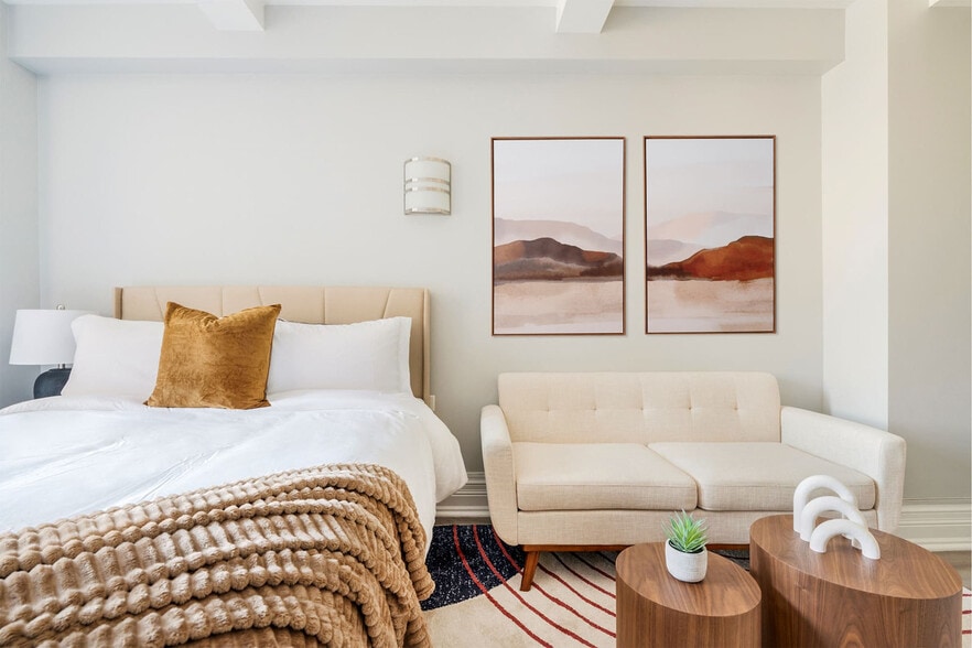 Building Photo - 240 W 73rd St