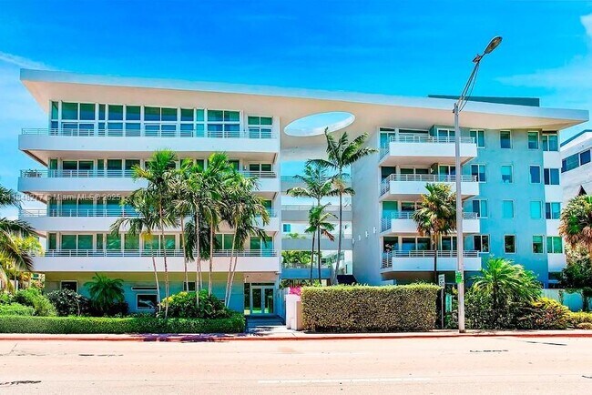Primary Photo - 7800 Collins Ave