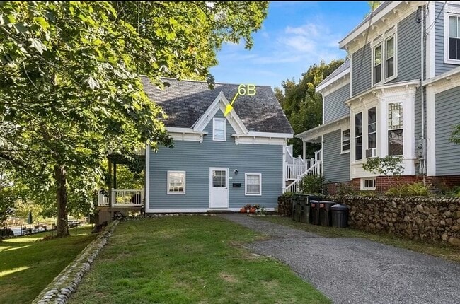 Building Photo - 6 Wells Ave