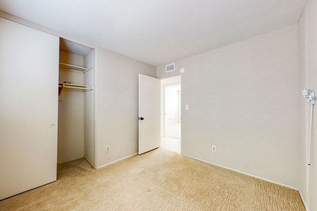 Building Photo - 242 Lobiero