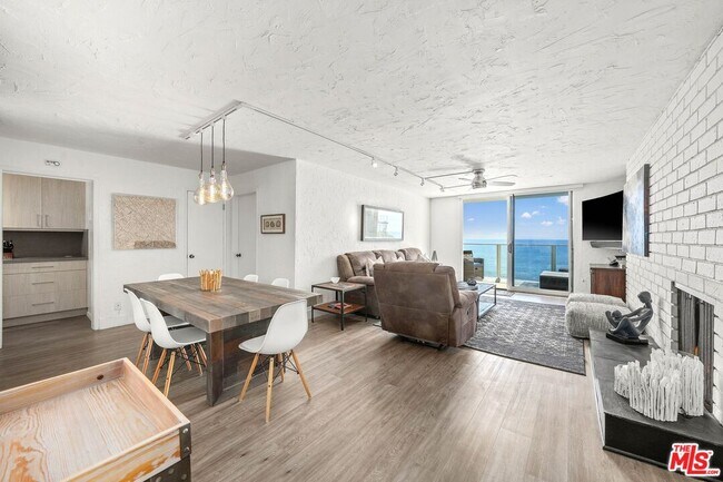 Building Photo - 22548 CA-1