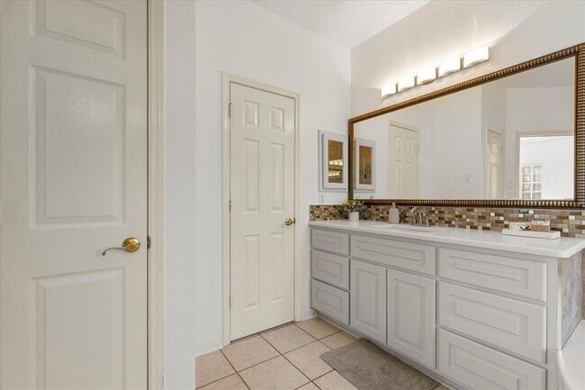 Building Photo - 3313 Oxsheer Dr