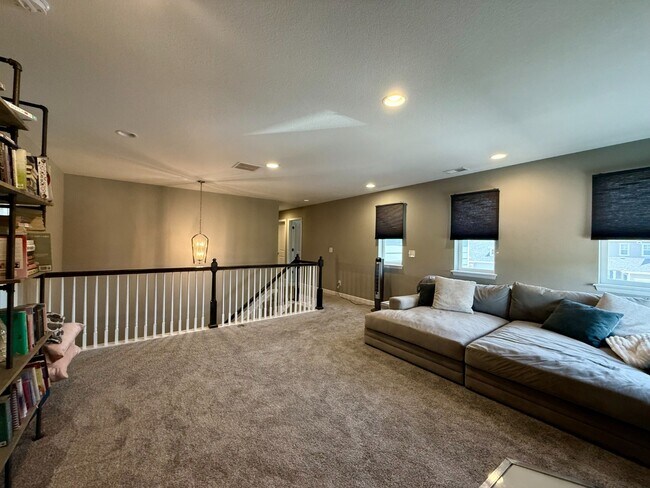 Building Photo - Spacious 5-Bedroom home with beautiful Views in Castle Rock for Rent