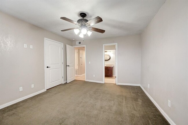 Building Photo - 6419 NW 63rd St
