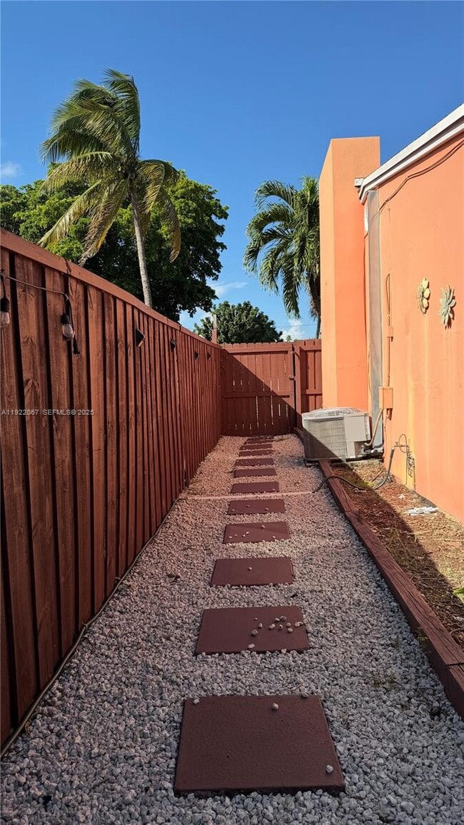 Building Photo - 37 SW 11th St