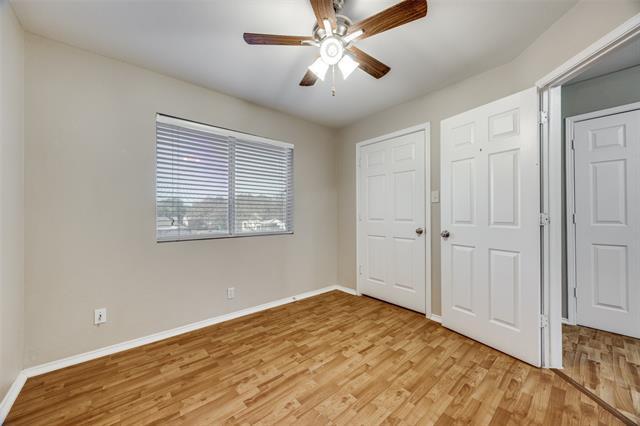 Building Photo - 900 N Brents Ave