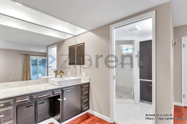 Building Photo - 341 Malcolm Ave