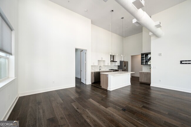Building Photo - 775 Juniper St NE