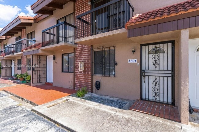 Building Photo - 1811 SW 107th Ave