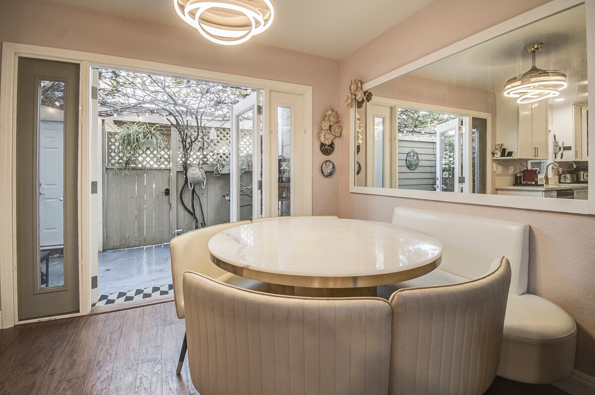 Building Photo - 11 Seamist Ct