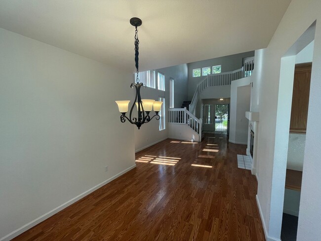 Building Photo - Spacious Home in Mace Ranch Neighborhood D...