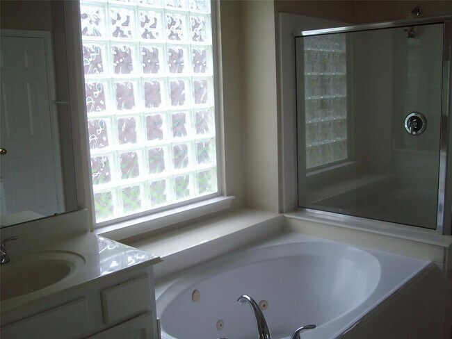 Building Photo - 14906 White Forge Ln