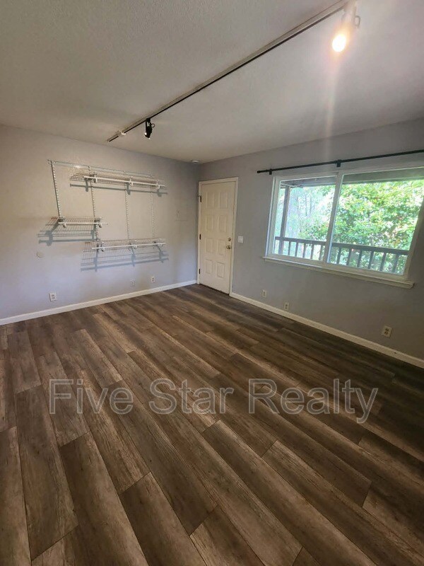 Building Photo - 12896 Rices Crossing Rd