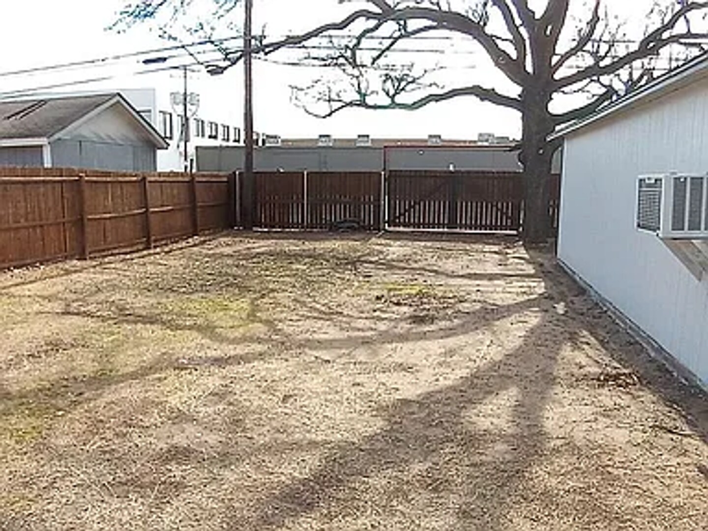 Building Photo - 220 S Shore Pl