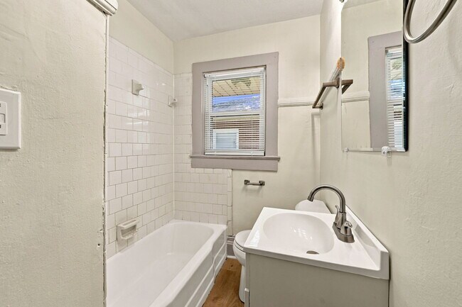 Building Photo - 519 McKinley Ave