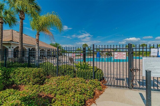 Building Photo - 12320 Fairlawn Dr