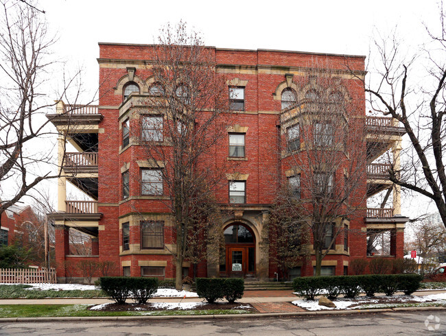 Primary Photo - Hessler Road Apartments