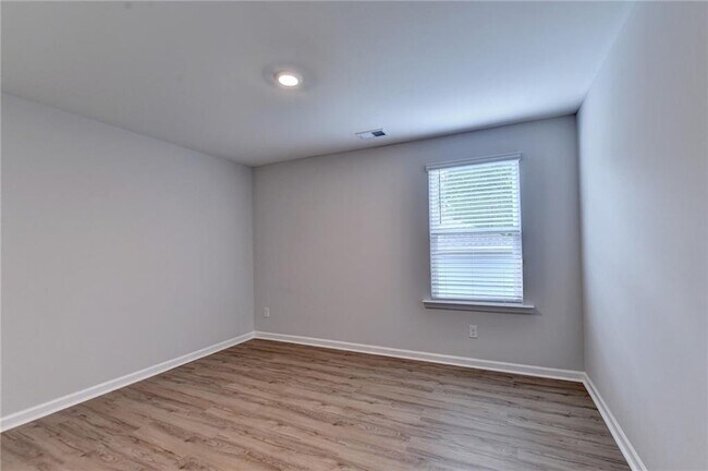 Building Photo - 175 Grey Falcon Ave