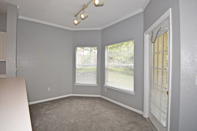 Building Photo - Sanford Condo